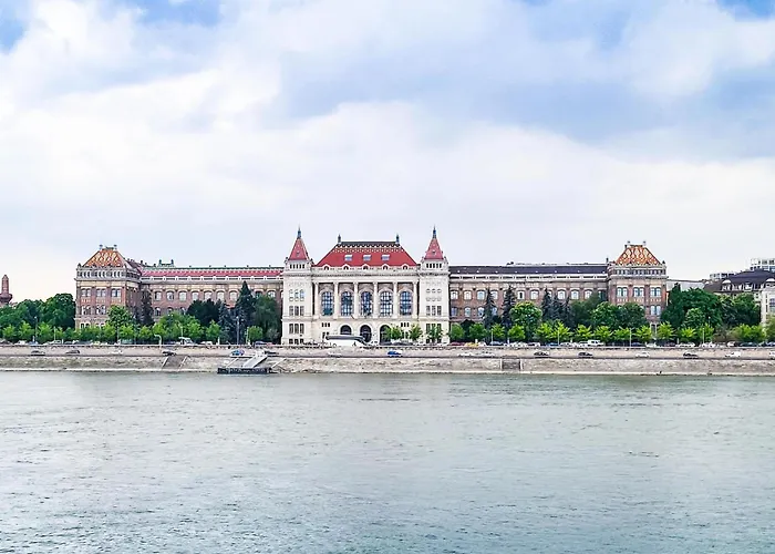 Modern - Balcony - Comfy Apartment *