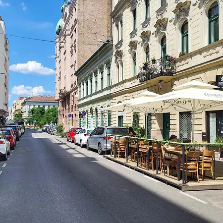Modern - Balcony - Comfy Budapest