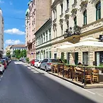 Modern - Balcony - Comfy Budapest